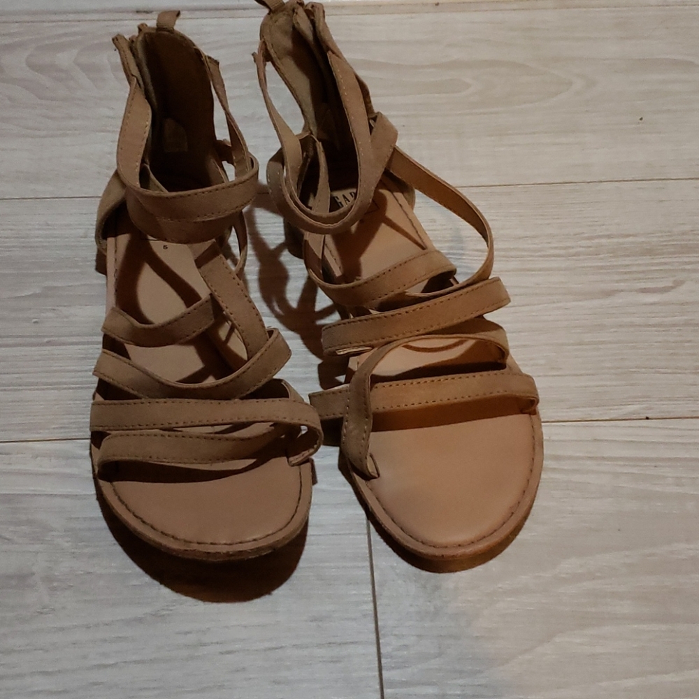 Big girls size 5 gladiator sandals